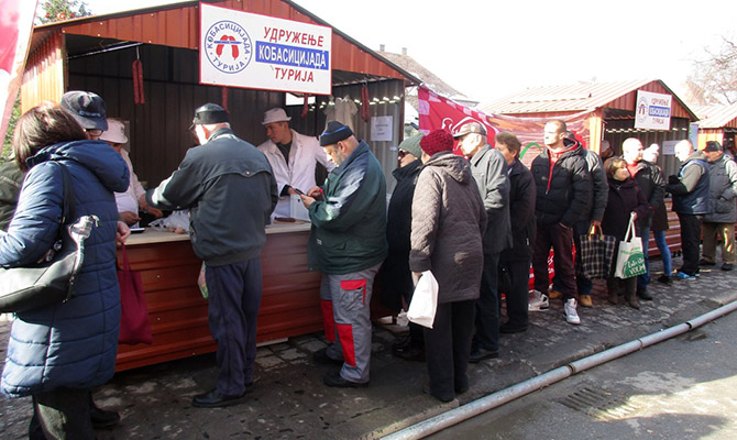 Bemutatkoztak a turiai böllérek